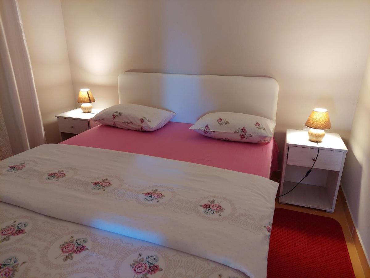 Apartment Helena Airport Podgorica Eksteriør bilde