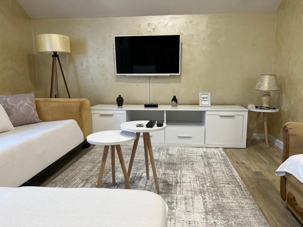 Apartment Helena Airport Podgorica Eksteriør bilde