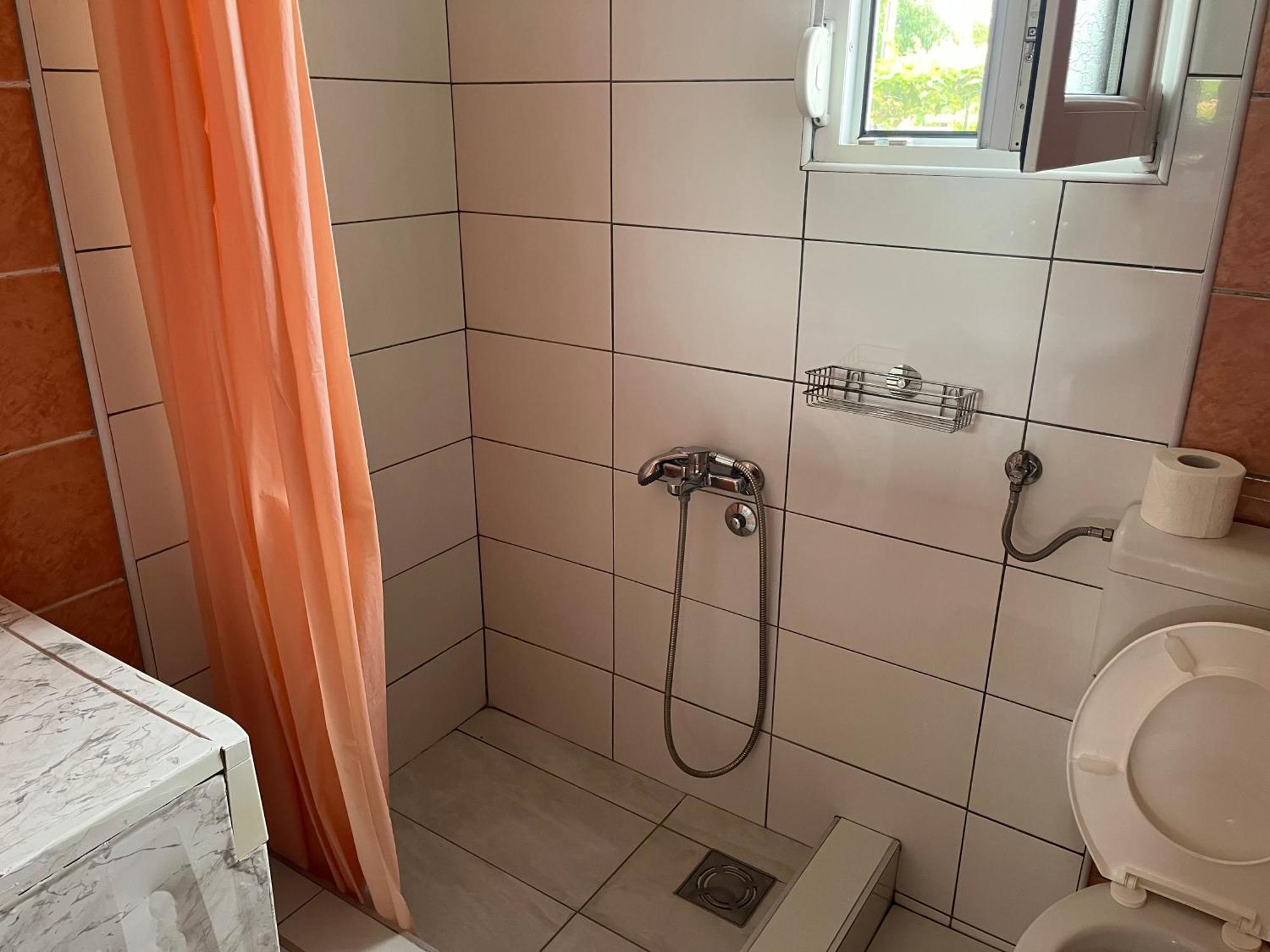 Apartment Helena Airport Podgorica Eksteriør bilde