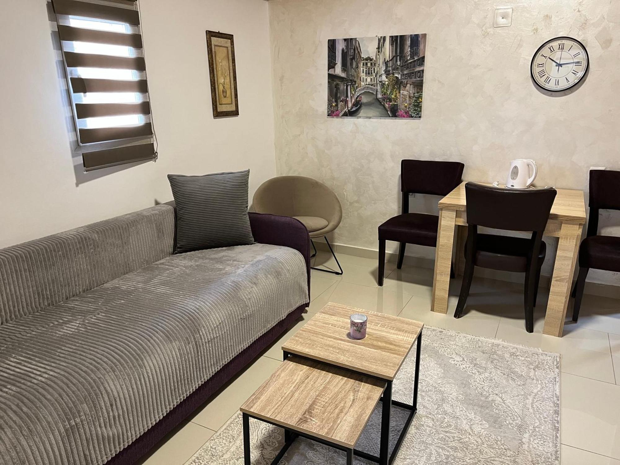 Apartment Helena Airport Podgorica Eksteriør bilde